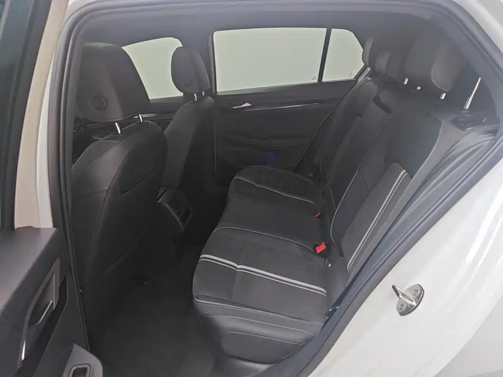 Volkswagen Golf — миниатюра 17