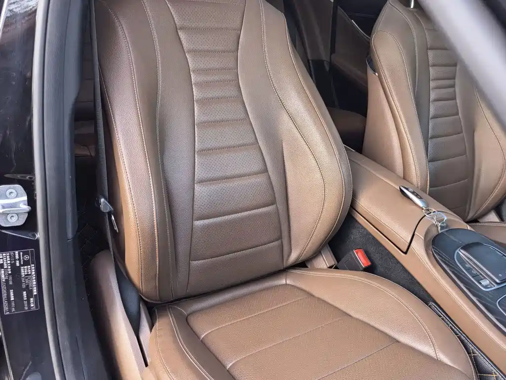 Mercedes-Benz E-Class — миниатюра 11