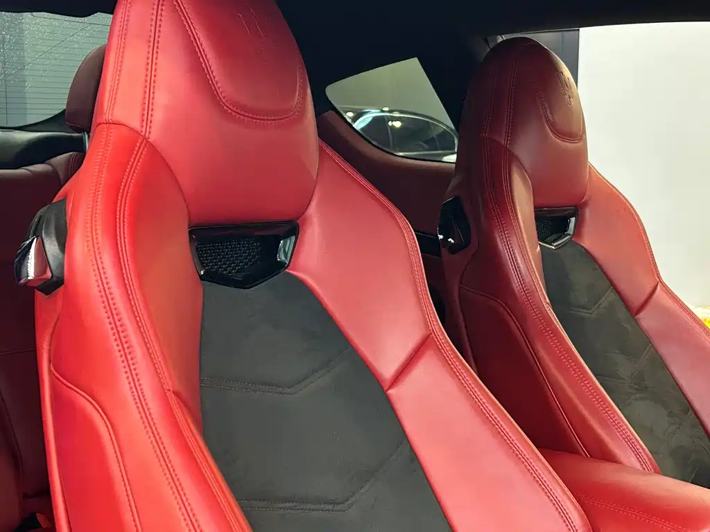 Maserati GranTurismo — миниатюра 11