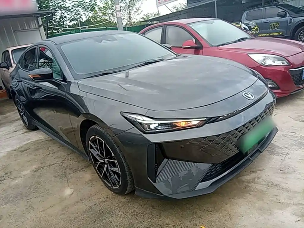 Changan UNI-V iDD — миниатюра 4