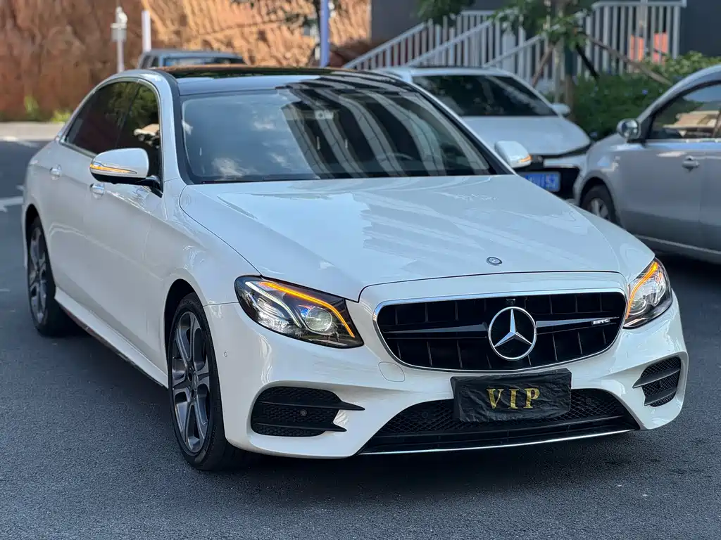 MERCEDES-BENZ E CLASS