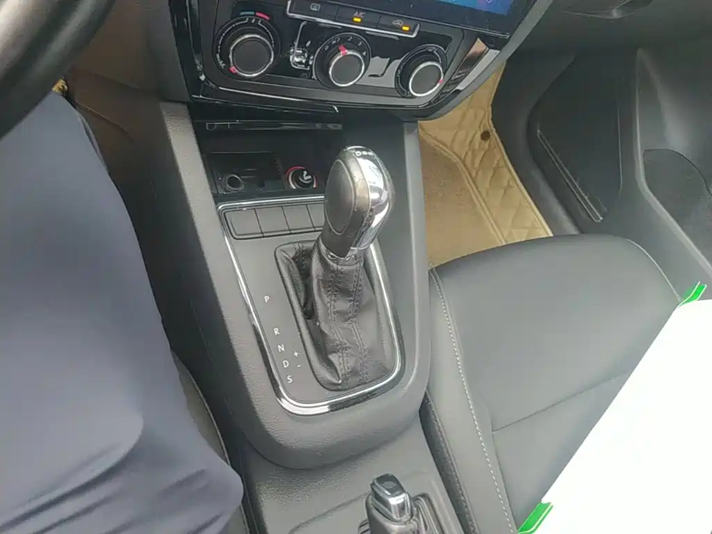 Volkswagen Sagitar — миниатюра 14