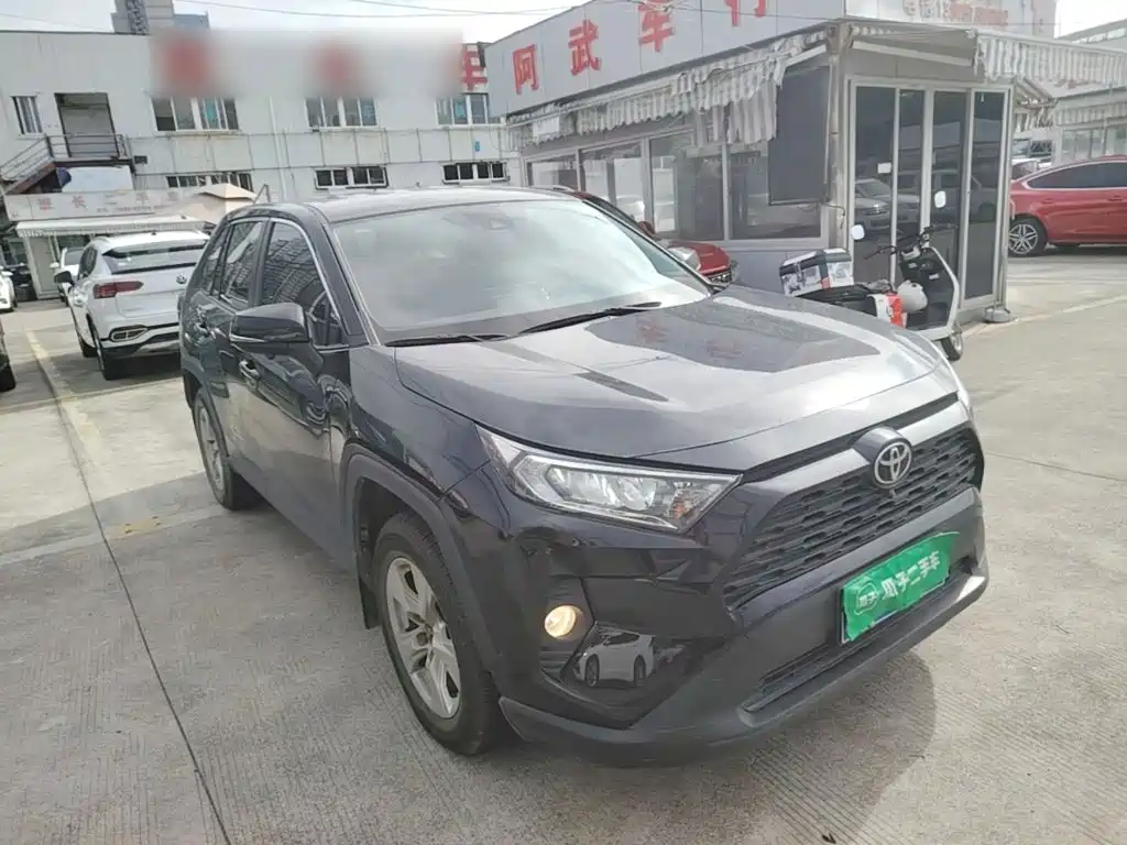Toyota RAV4 — миниатюра 4
