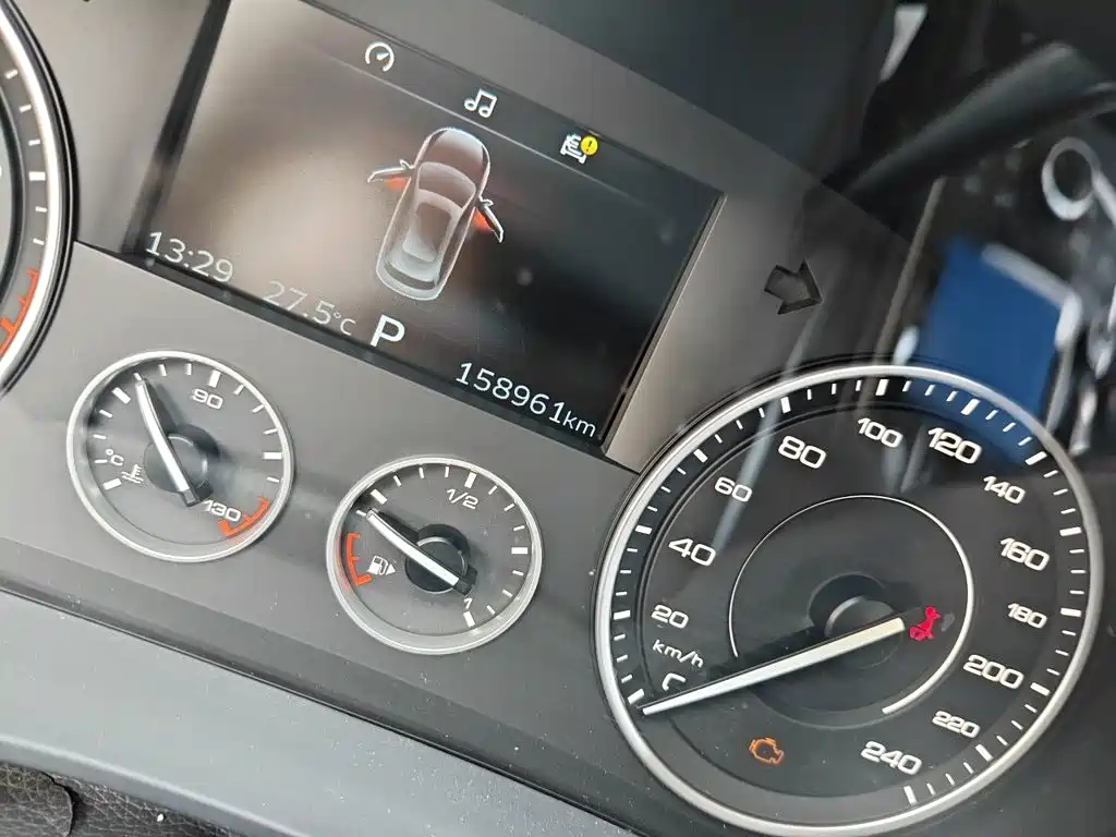 Borgward BX7 — миниатюра 13