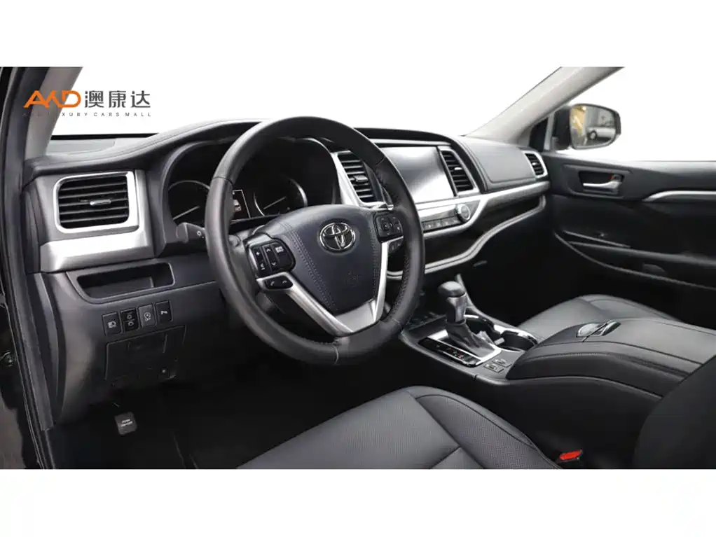 Toyota Highlander 2021 2.0T Luxury 7 мест
