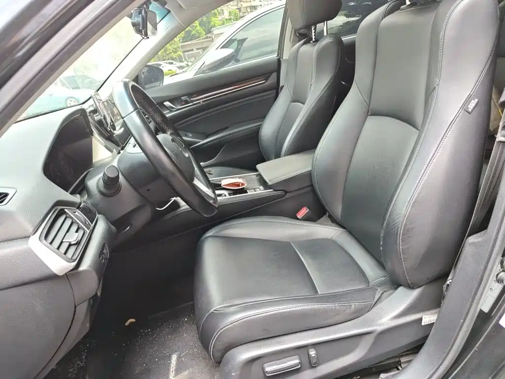 Honda Accord — миниатюра 11