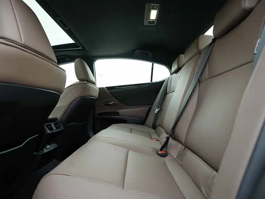Lexus ES — миниатюра 19