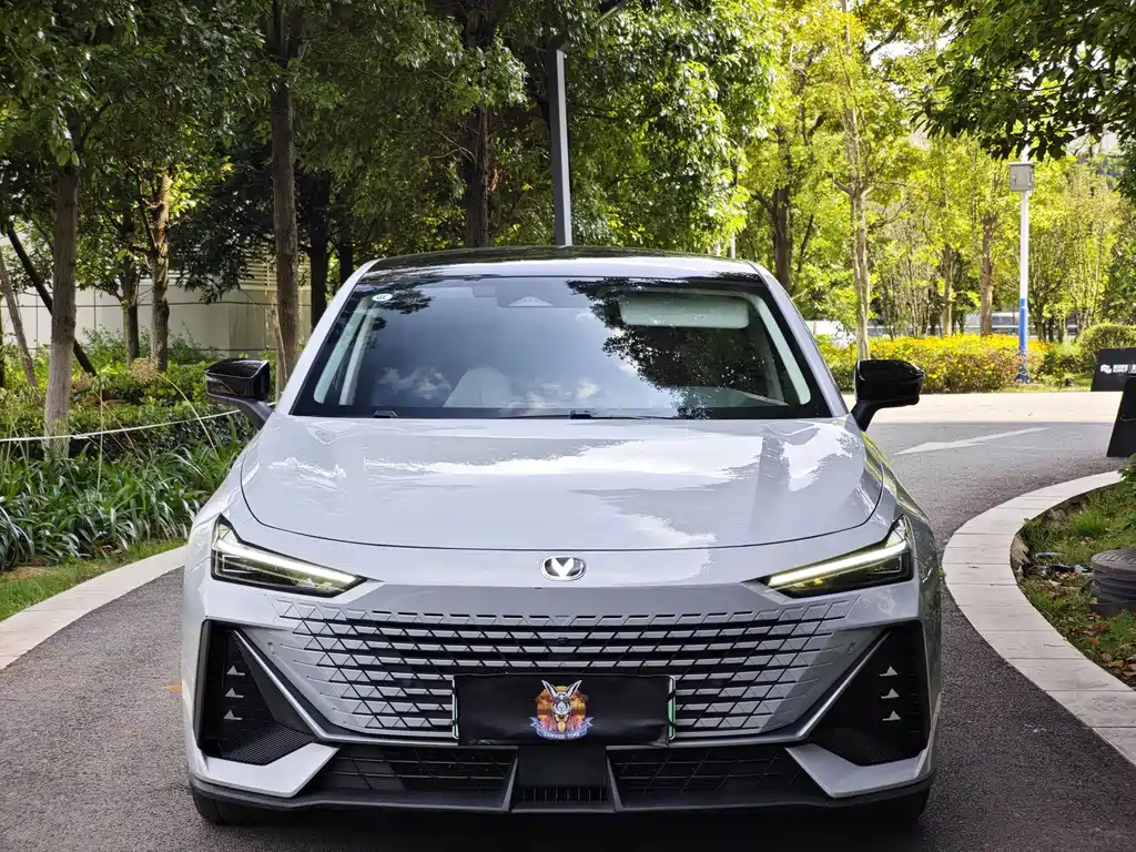 Changan UNI-V iDD — миниатюра 3
