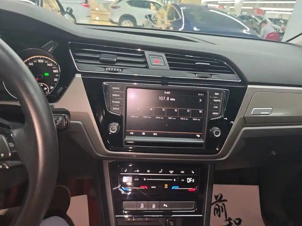 Volkswagen Touran — миниатюра 13