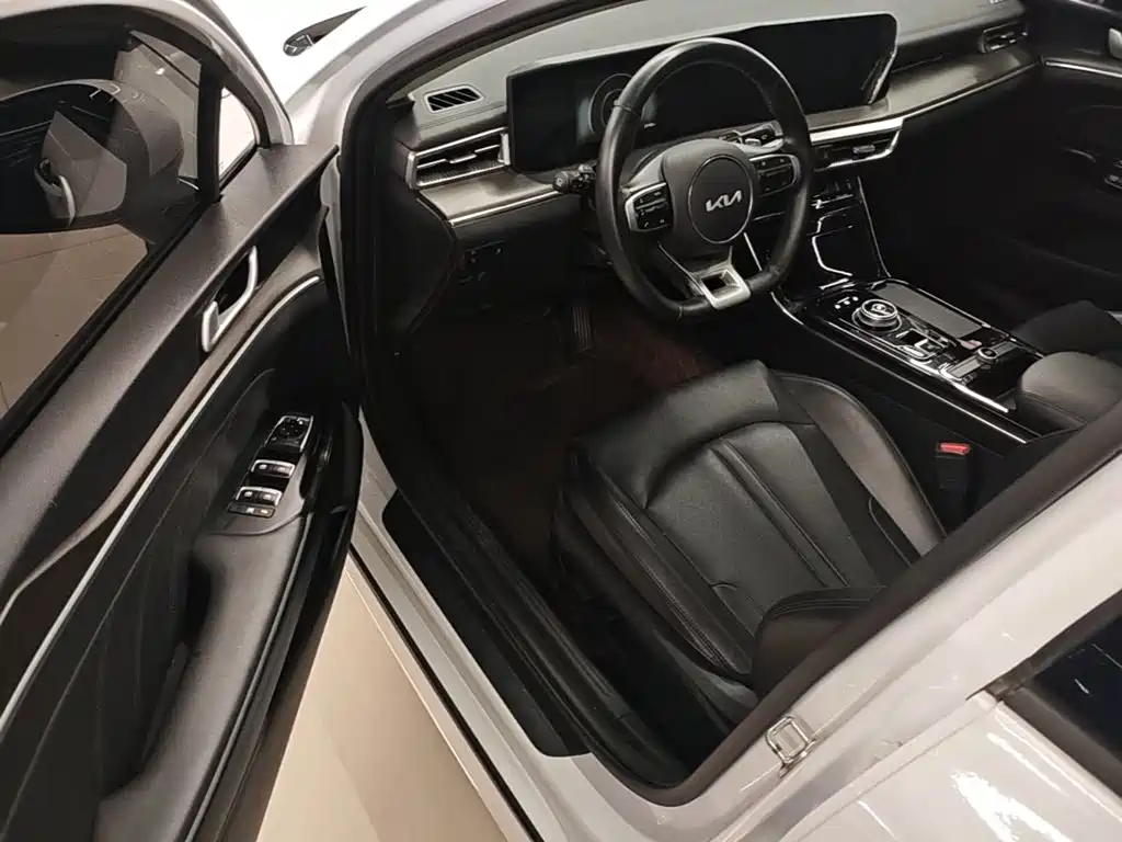 Kia K5 — миниатюра 16