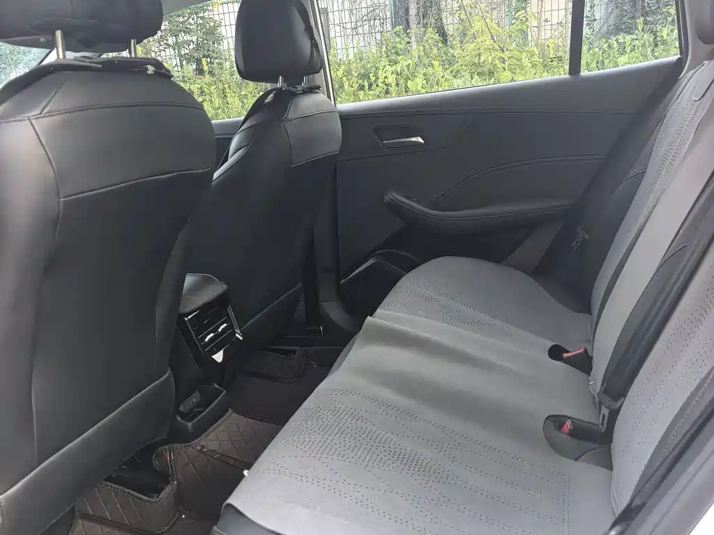 Roewe i5 2026 1.5L CVT Executive