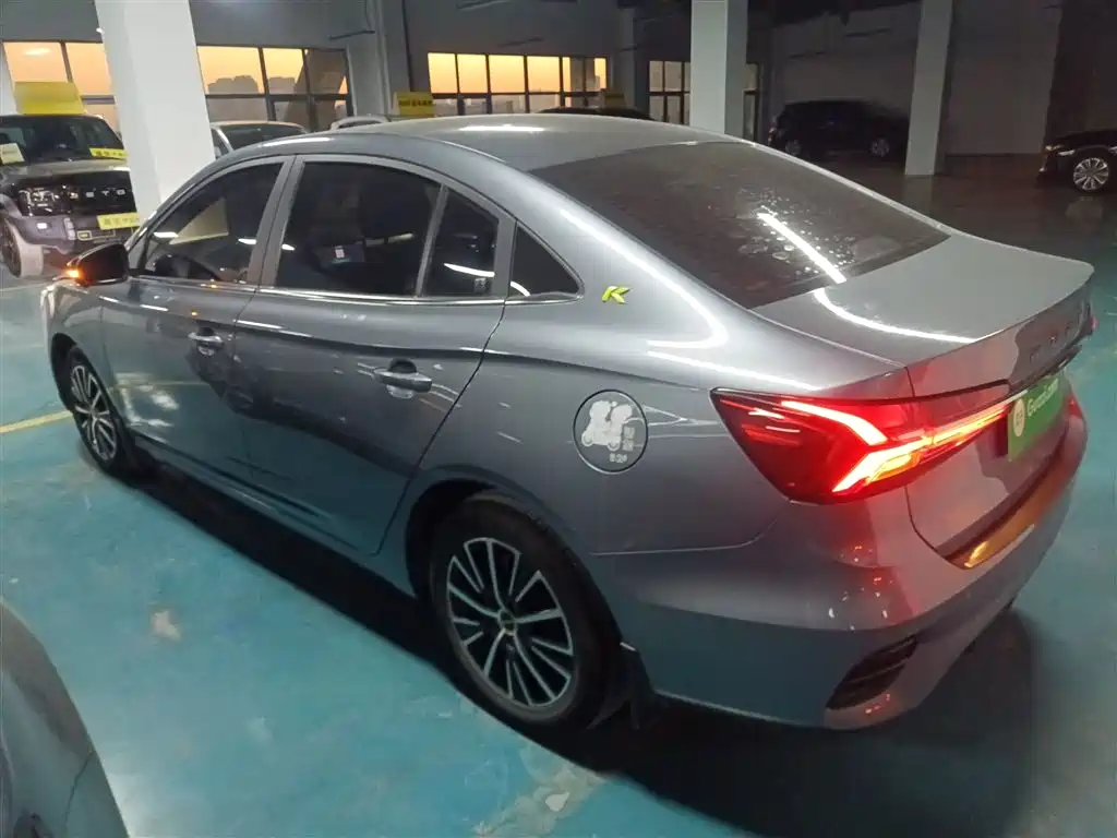 ROEWE I5