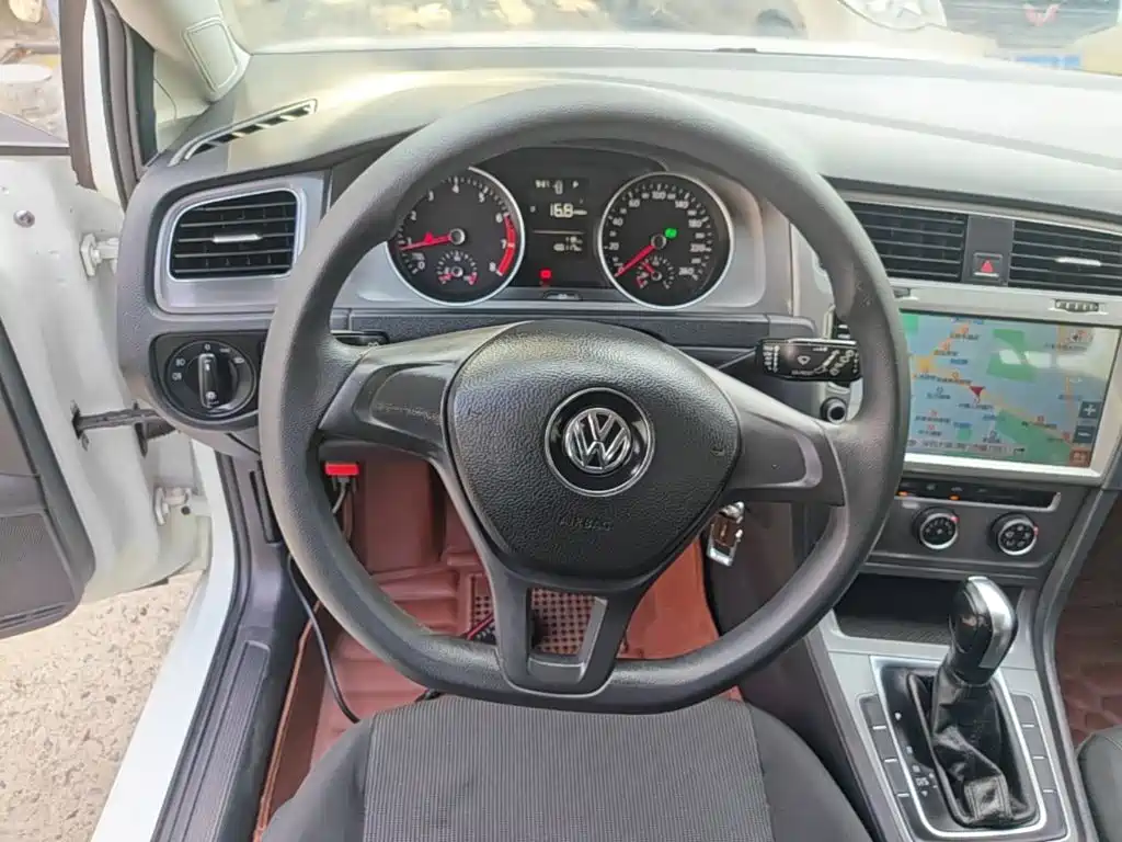 Volkswagen Golf — миниатюра 11