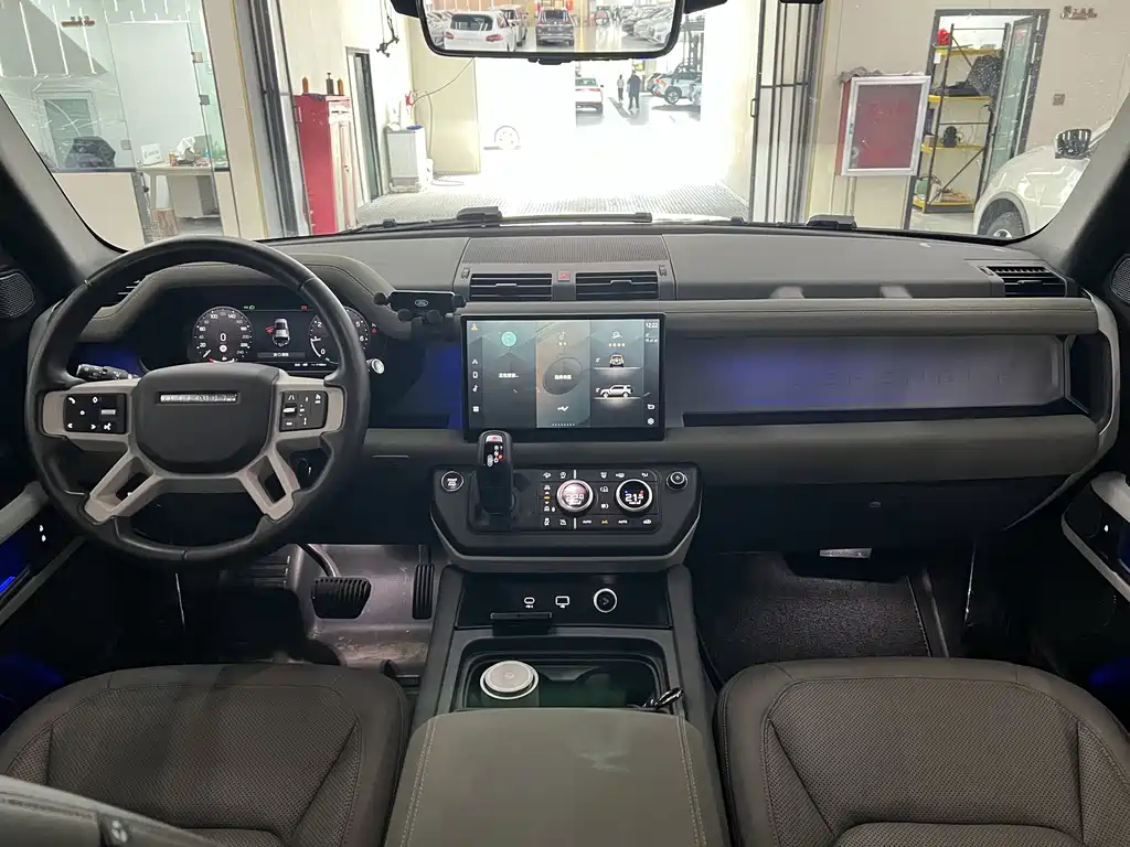 Land Rover Defender — миниатюра 5