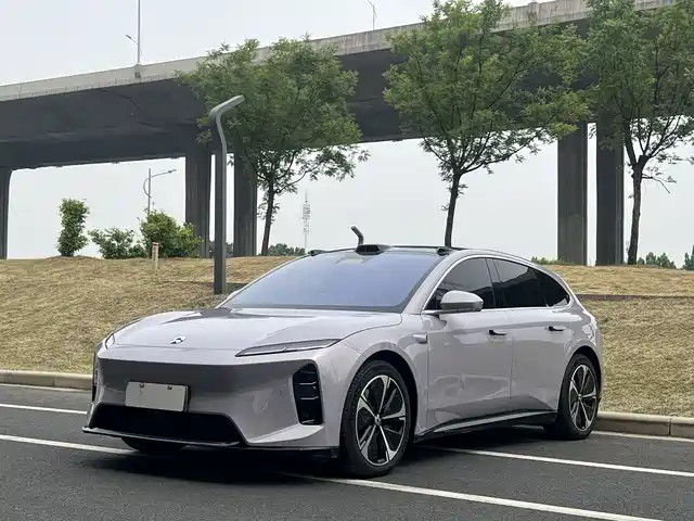 NIO ET 5 T 2025 100k Wh Touring — фото 1