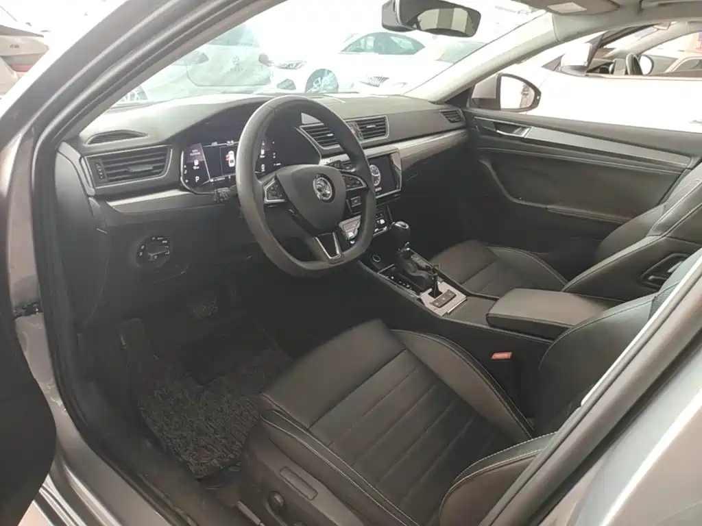 Skoda Superb — миниатюра 15
