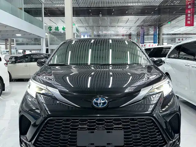 TOYOTA GREVIA 2023