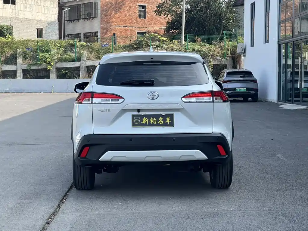 Toyota Corolla Cross — миниатюра 14