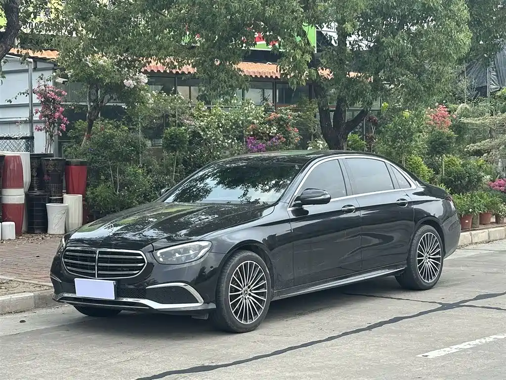 Mercedes-Benz E-Class 2022