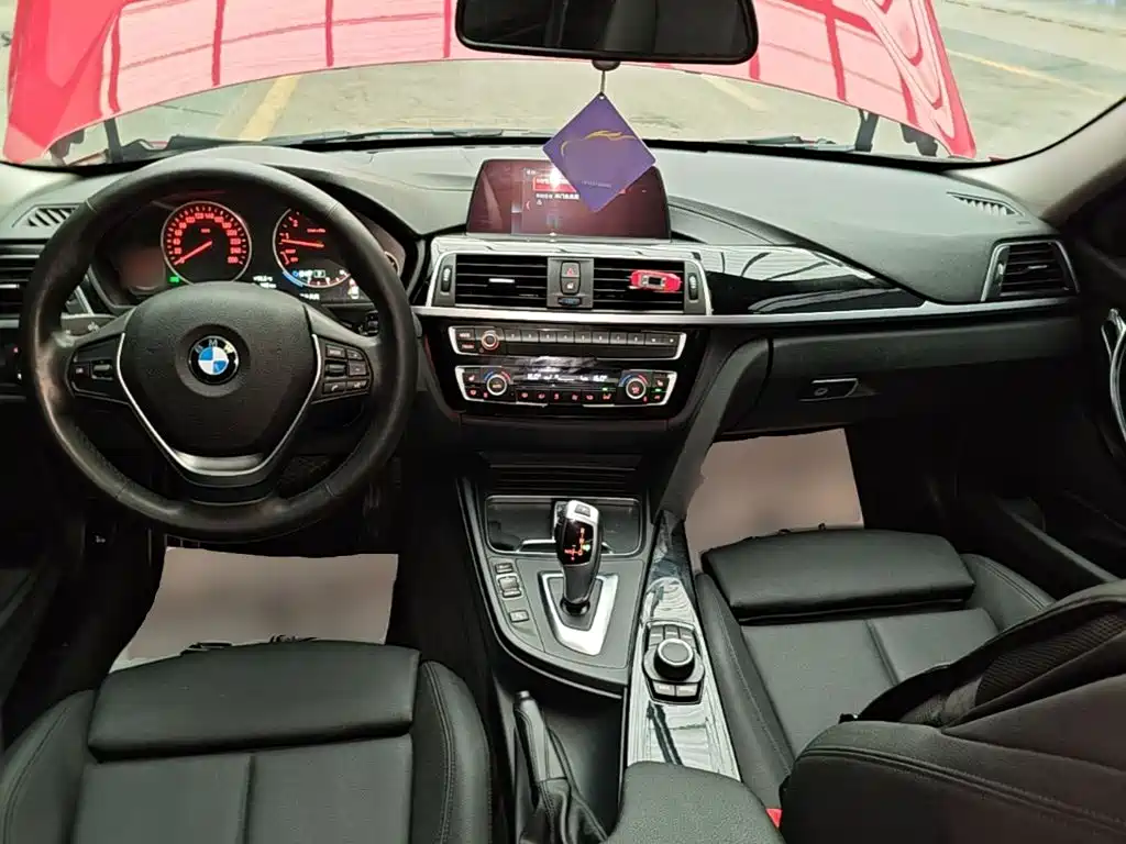 BMW 3 Series — миниатюра 10