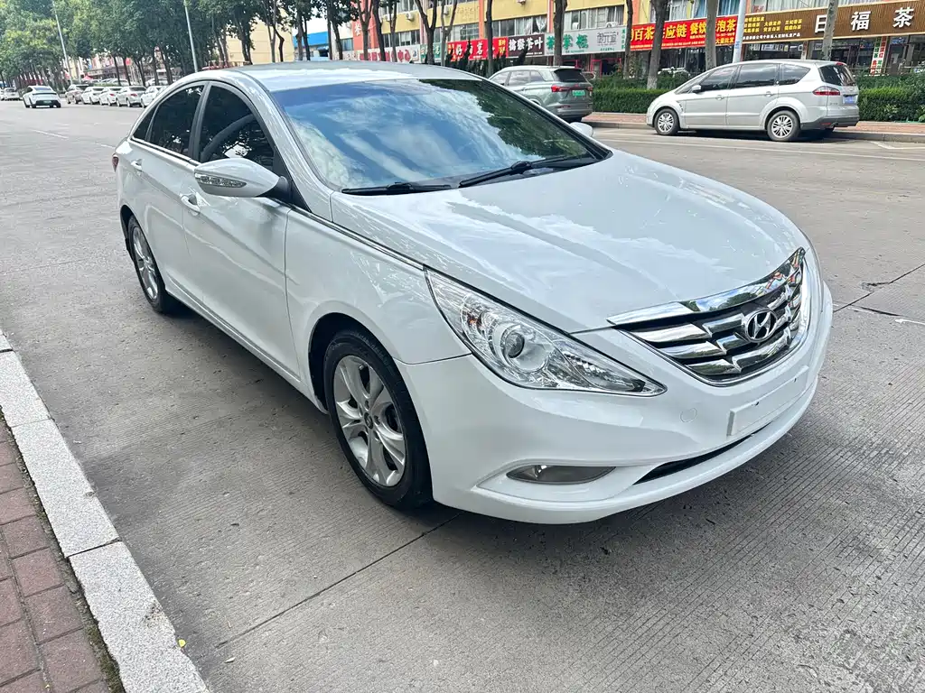 Hyundai Sonata — миниатюра 3