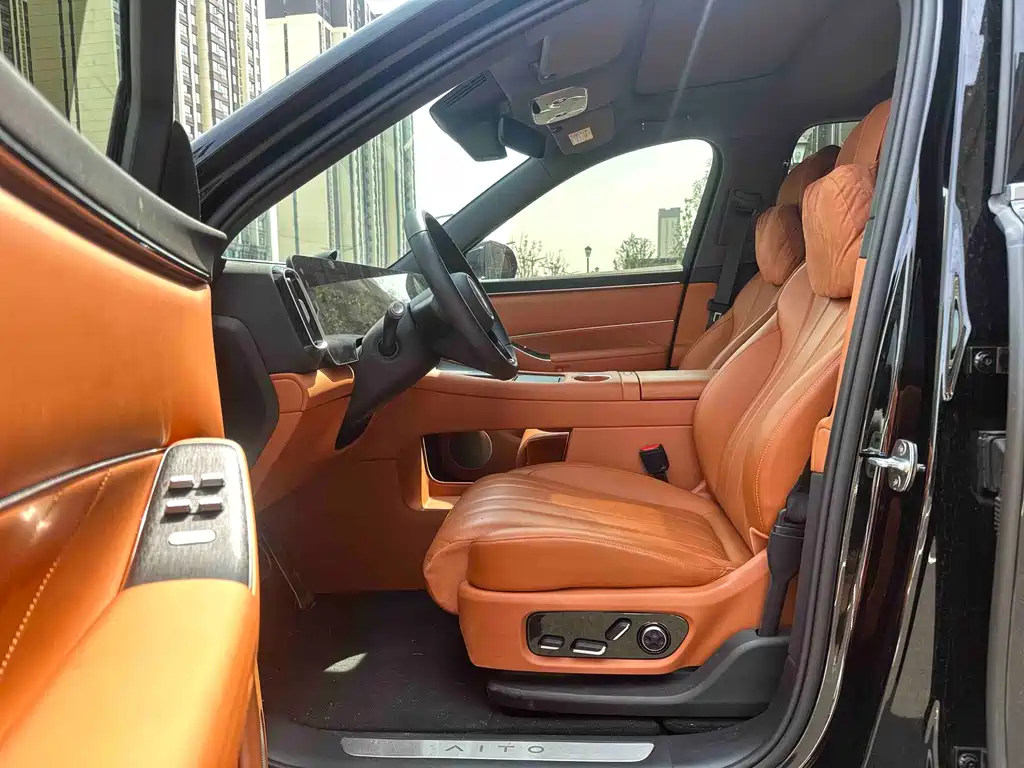 Aito M8 2025 Max+ 53.4kWh 5 мест (192 ）