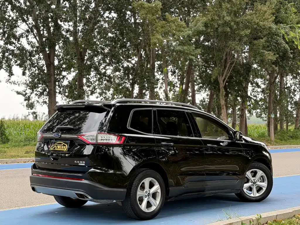 Ford Edge — миниатюра 6