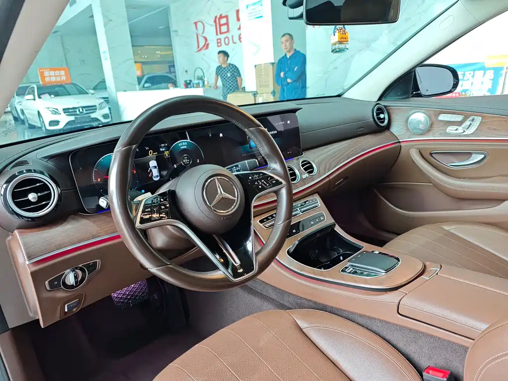 MERCEDES-BENZ E CLASS