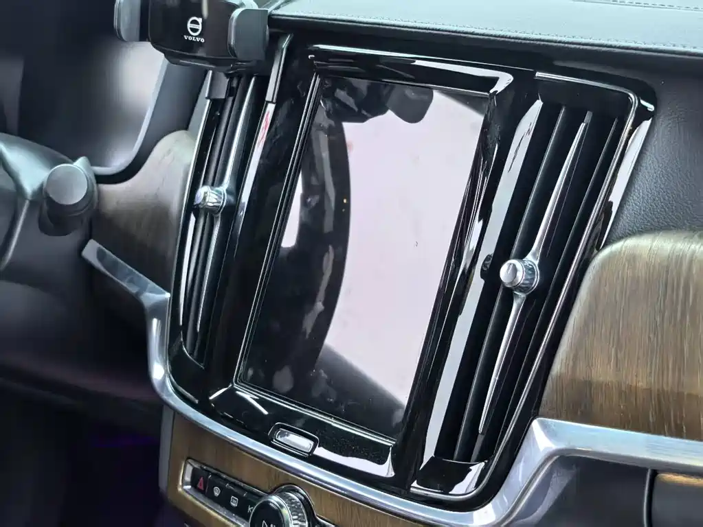 Volvo S90 — миниатюра 6