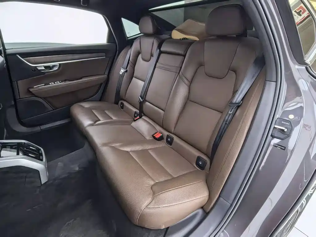 Volvo S90 — миниатюра 16