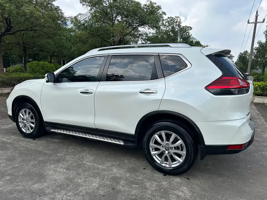 Nissan X-Trail — миниатюра 11