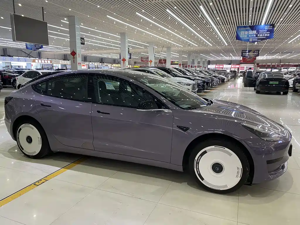 Tesla Model 3 - фото 8