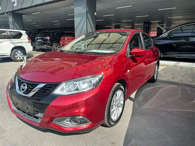 NISSAN TIIDA 2018