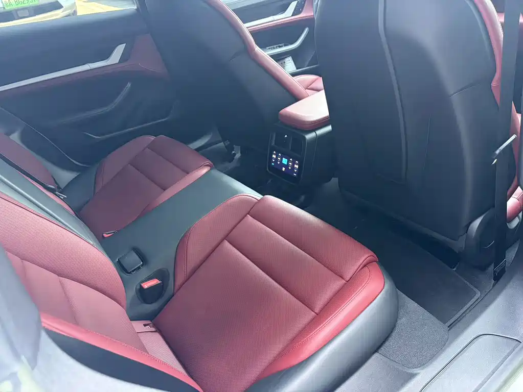 Porsche Taycan — миниатюра 18