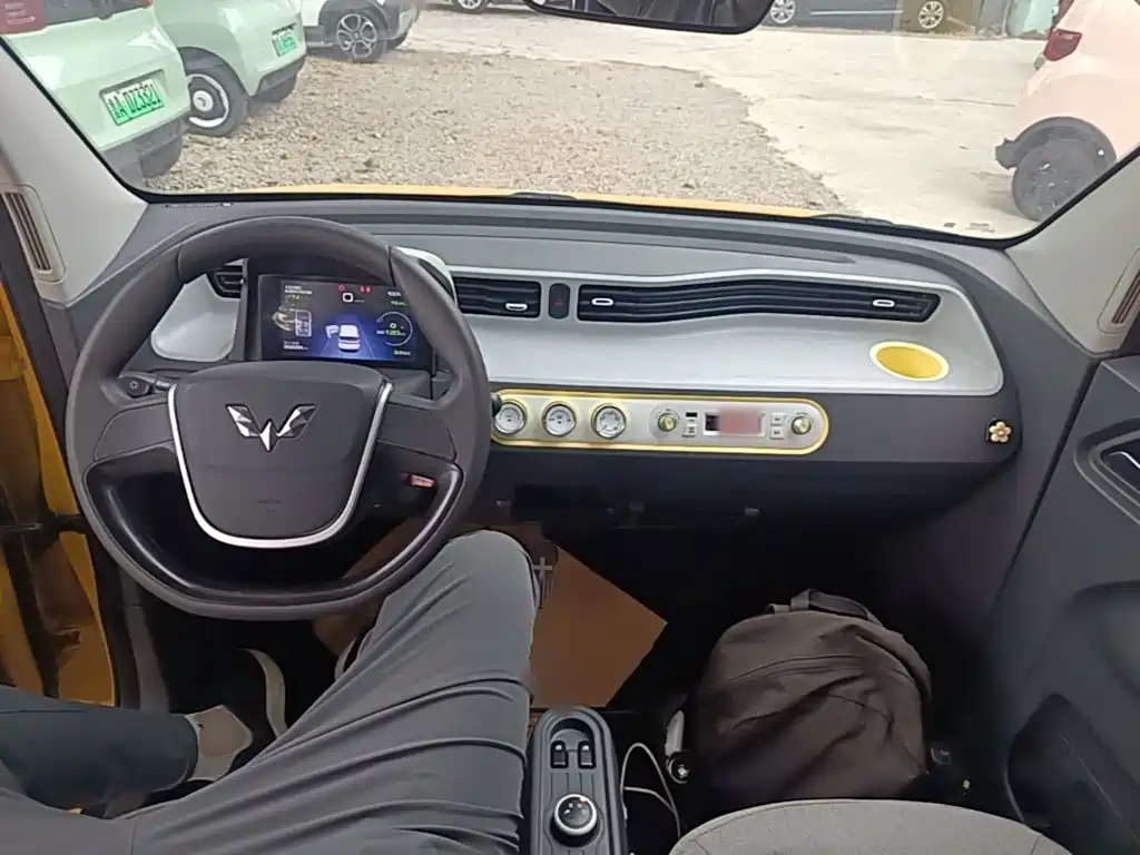 Wuling MINIEV — миниатюра 10