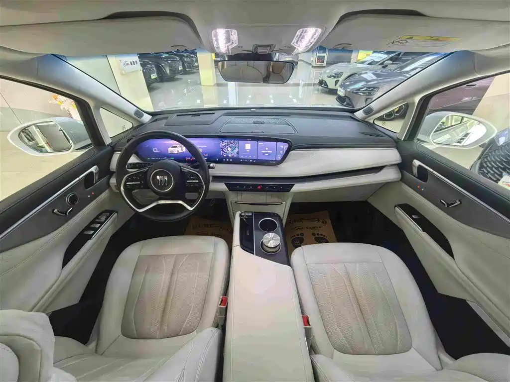 Buick GL8 Hybrid — миниатюра 5