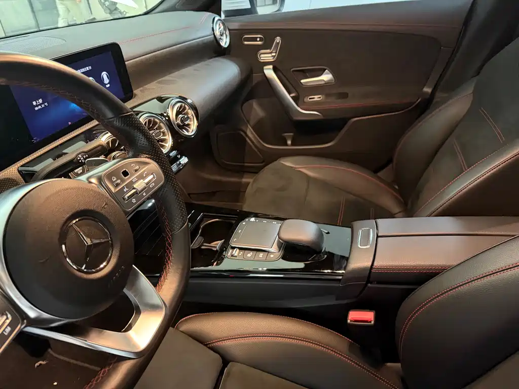 Mercedes-Benz CLA (Import) — миниатюра 6