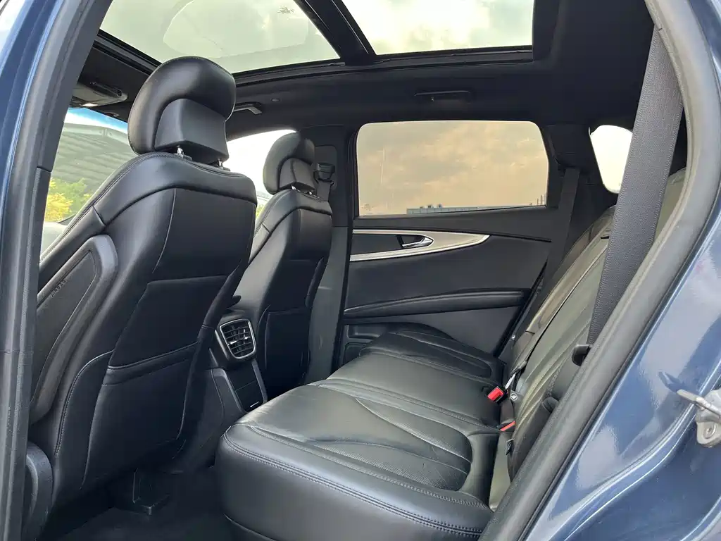 Lincoln Nautilus (Import) — миниатюра 21