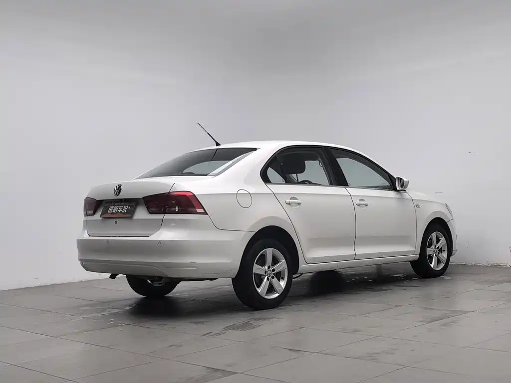 Volkswagen Santana — миниатюра 2