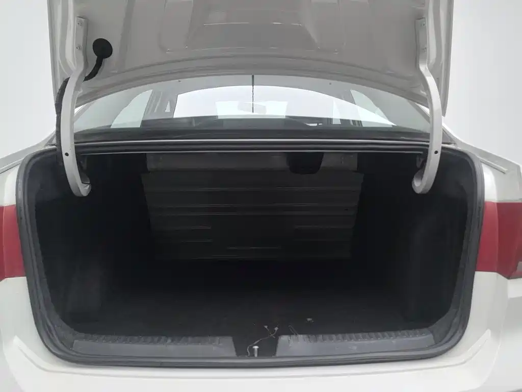 Volkswagen Santana — миниатюра 16