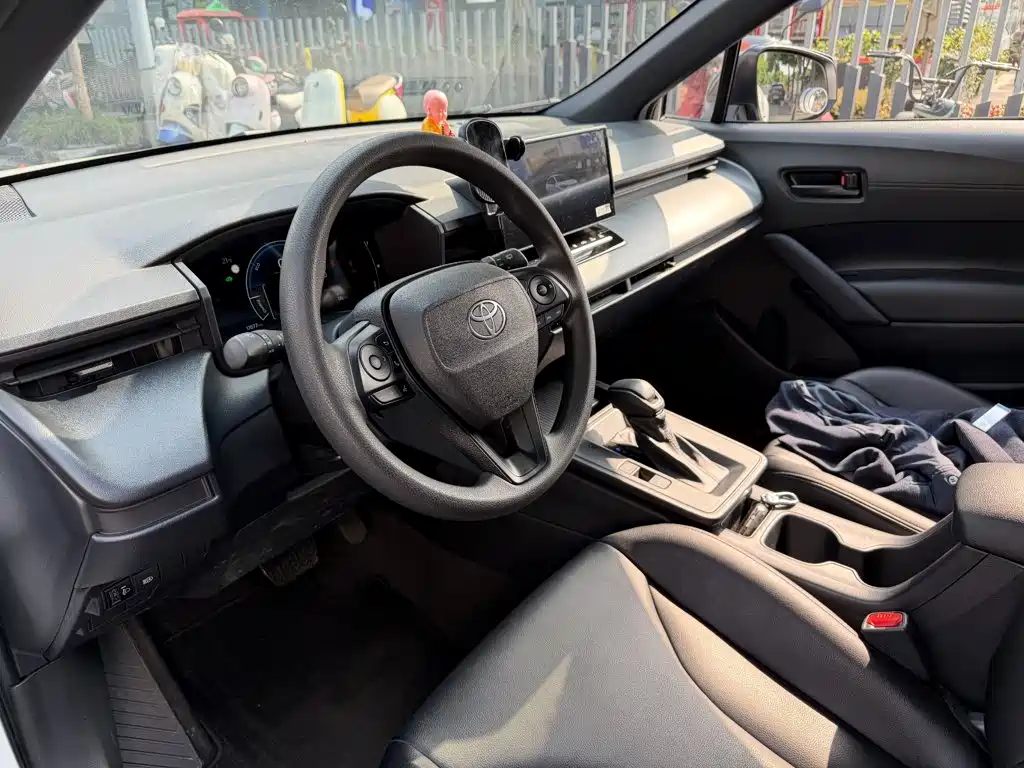 Toyota Corolla Cross — миниатюра 7