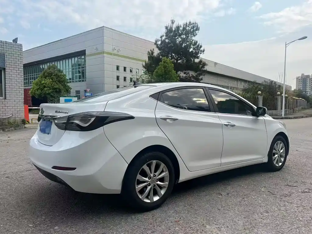 Hyundai Elantra Langdong 1.6L Auto Premium Type, фото 3