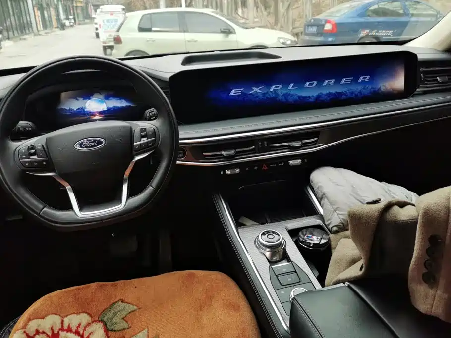 Ford Explorer — миниатюра 12