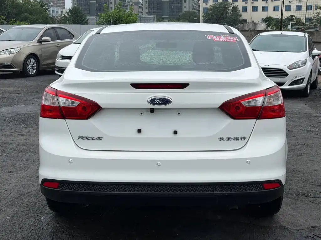 Ford Focus 2012 1.6L MT Comfort