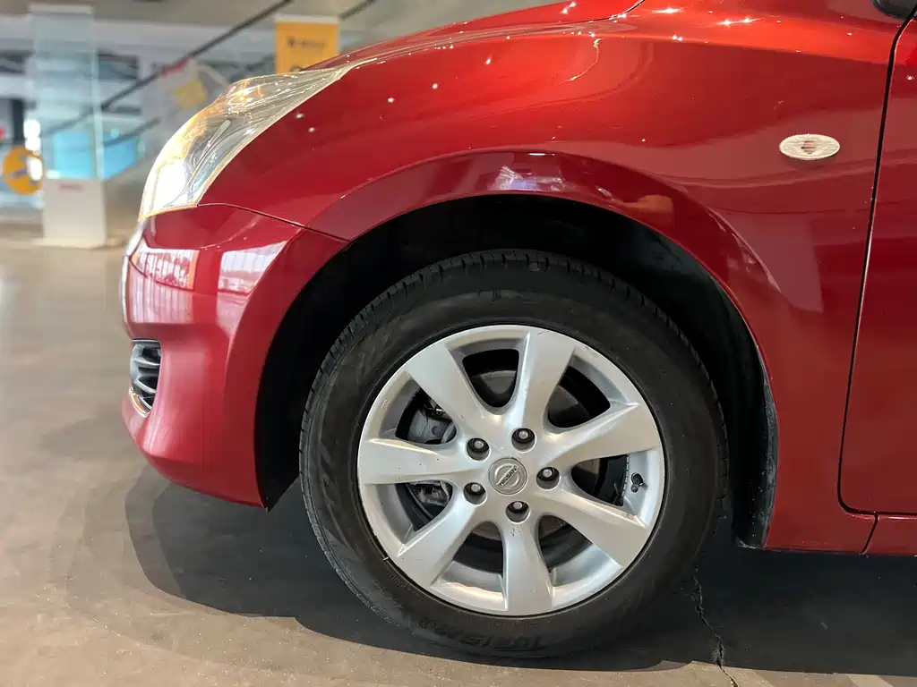 Nissan Tiida — миниатюра 15