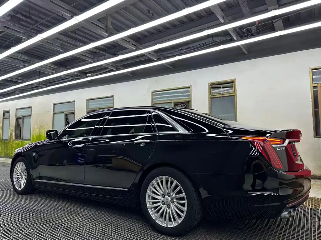 CADILLAC CT6
