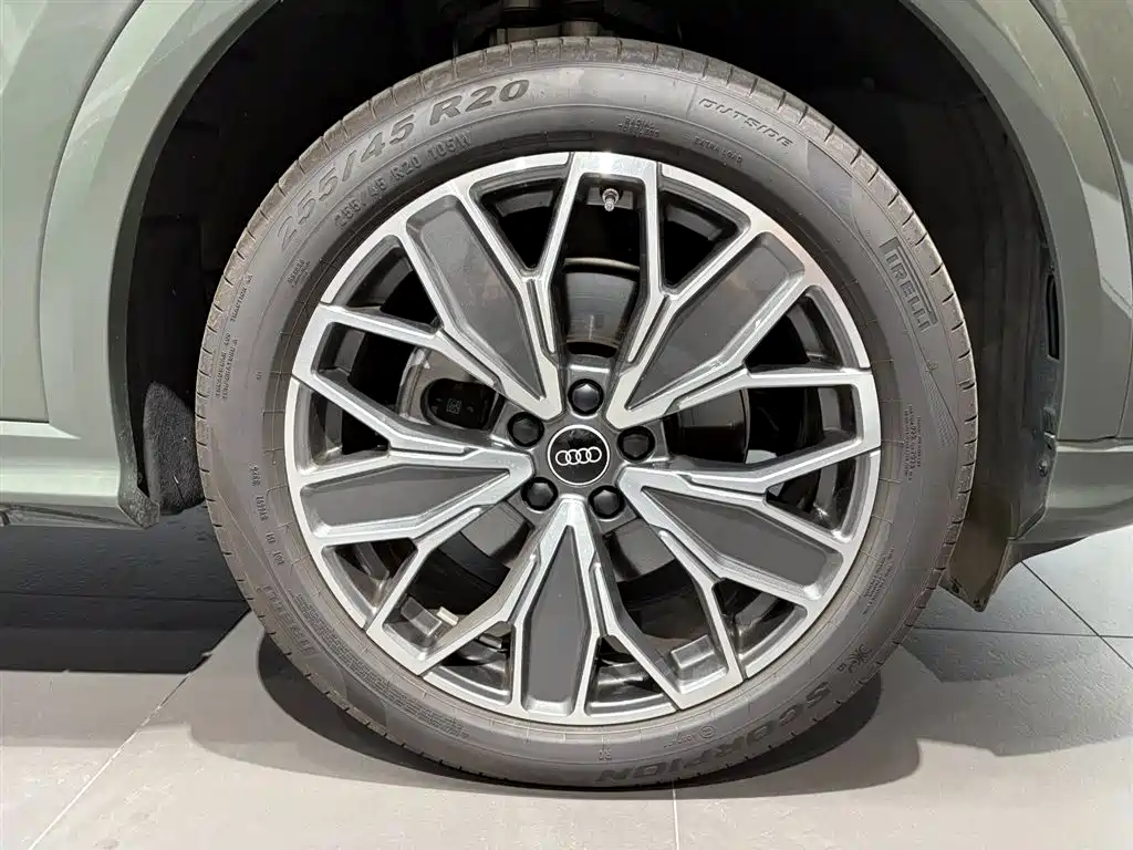 Audi Q5L — миниатюра 19