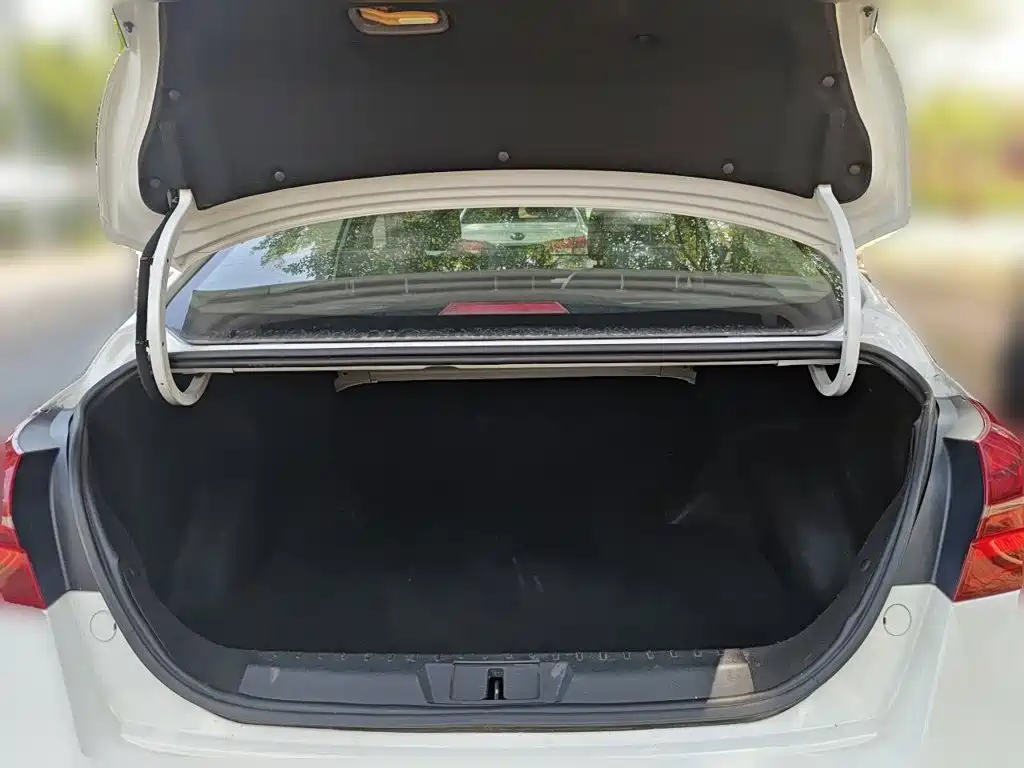 Geely Emgrand — миниатюра 15