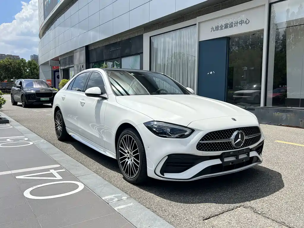Mercedes-Benz C-Class — миниатюра 3