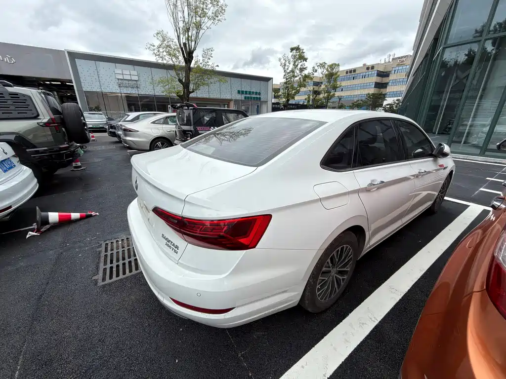 Volkswagen Sagitar — миниатюра 6